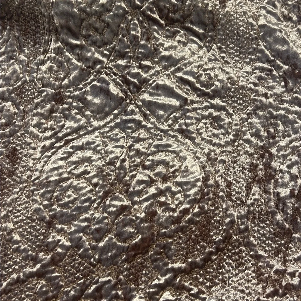 Martha Stewart Luxurious Velvet Burgundy Quilt